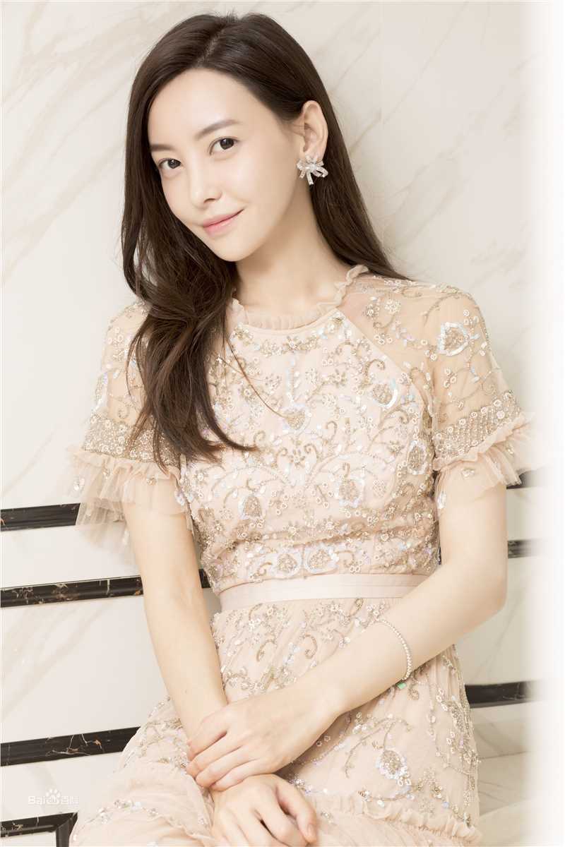 于文文(Kelly)生活照素颜照壁纸