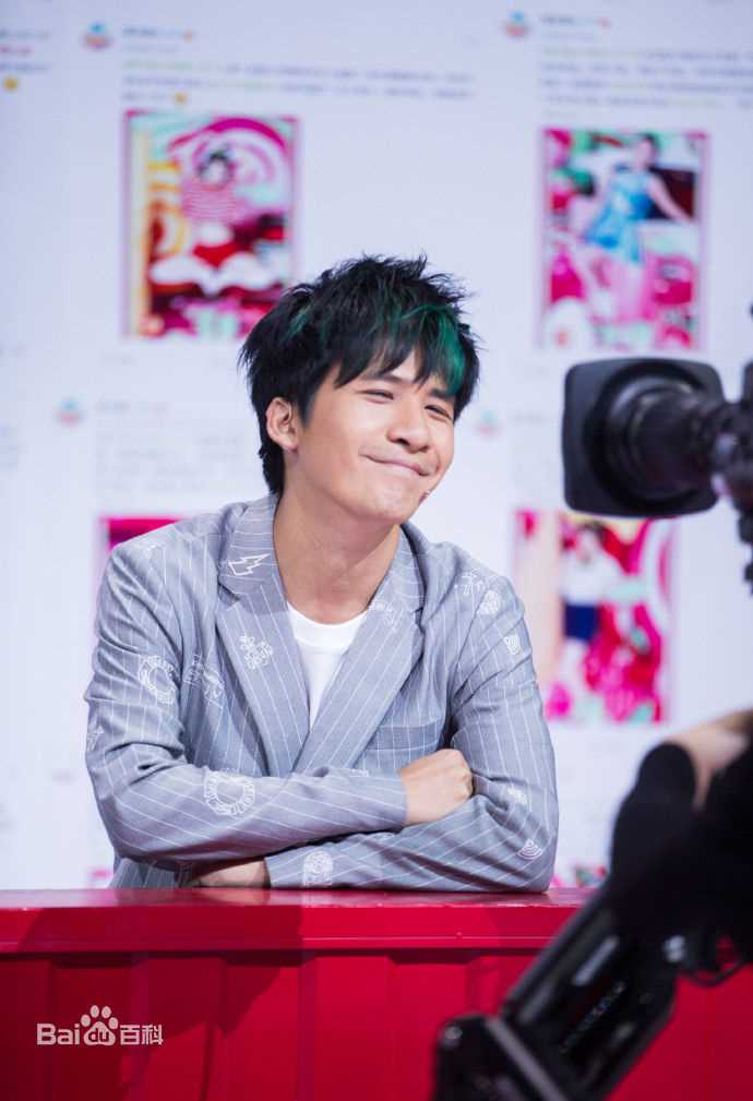 大张伟(Zhang Wei)参加节目前后照片