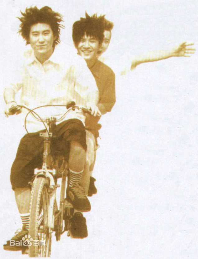 大张伟(Zhang Wei)少年时生活照