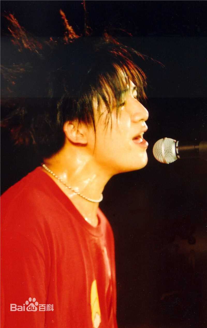 大张伟(Zhang Wei)少年时生活照