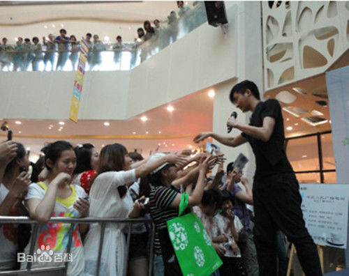 李炳辰(Leo)优质偶像歌友会壁纸壁纸