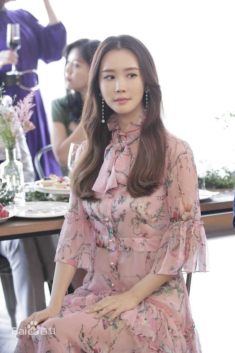 精选李多海(/Lee Da Hae/Cherry/Olivia)在《善良魔女传》中的图册