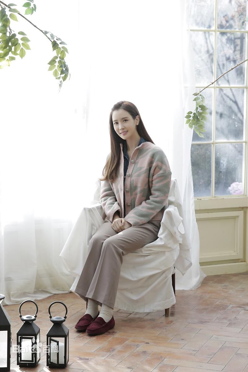 精选李多海(/Lee Da Hae/Cherry/Olivia)在《善良魔女传》中的图册