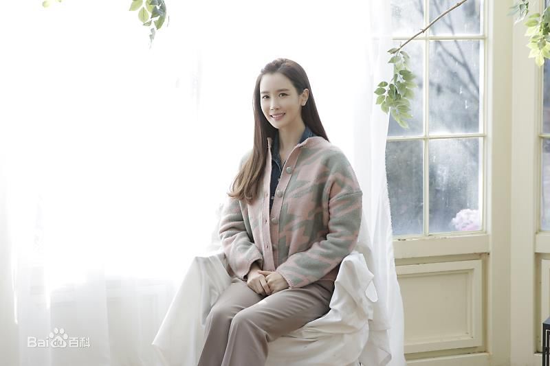 精选李多海(/Lee Da Hae/Cherry/Olivia)在《善良魔女传》中的图册