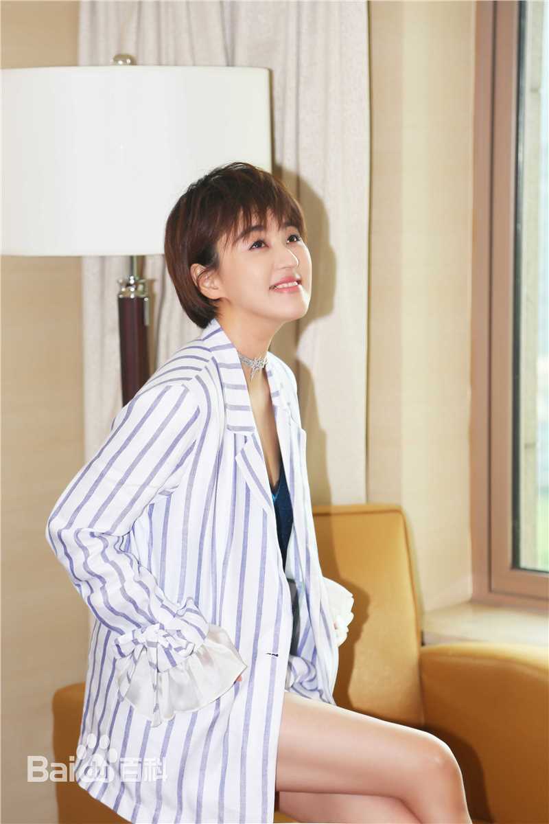 李佳桐(September)发布会生活照