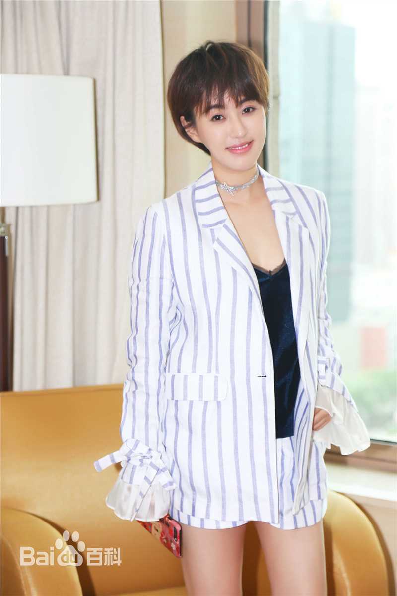 李佳桐(September)发布会生活照