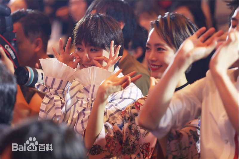 李佳桐(September)发布会生活照