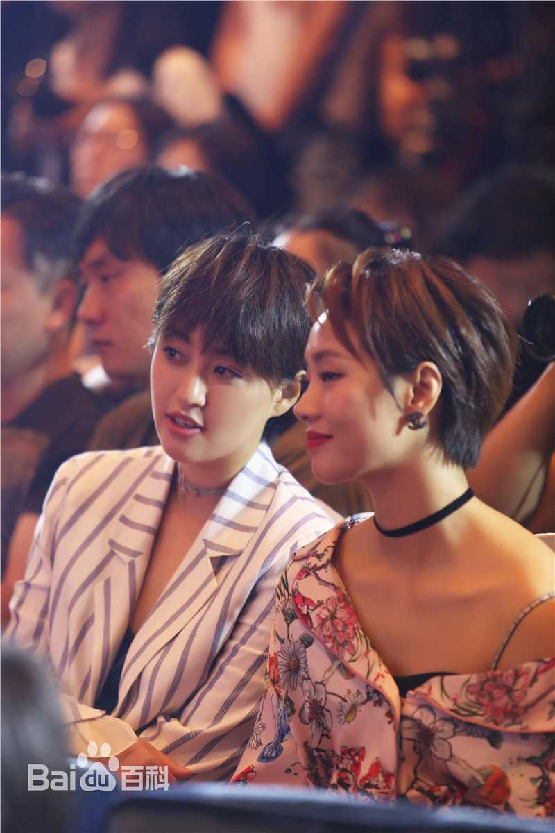 李佳桐(September)发布会生活照