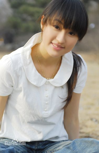 李佳桐(September)生活照前后照片