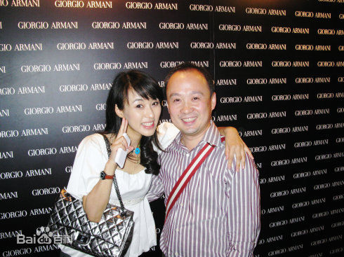 李佳桐(September)生活照前后照片