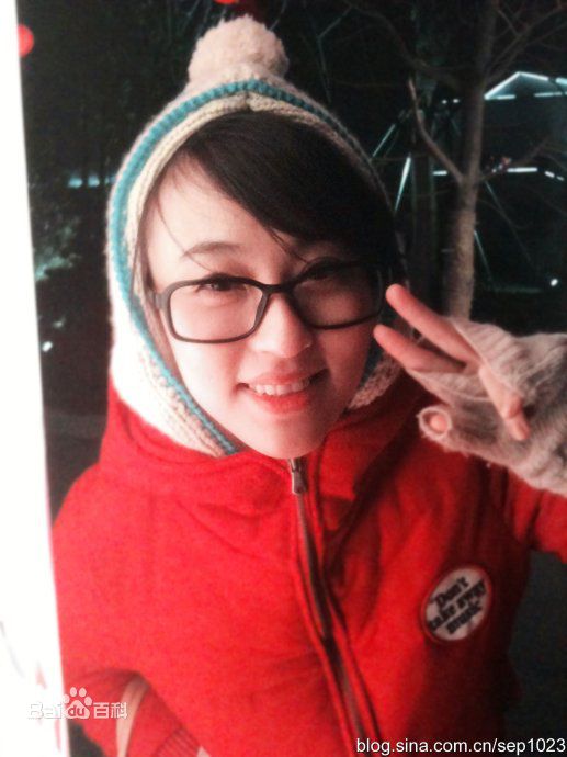 李佳桐(September)生活照前后照片