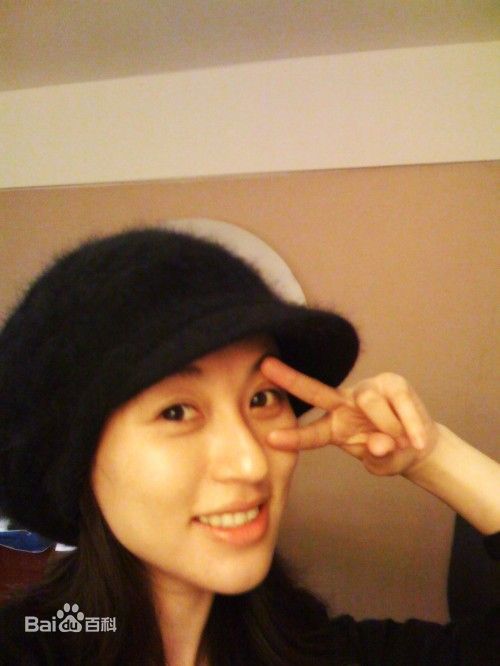 李佳桐(September)生活照前后照片