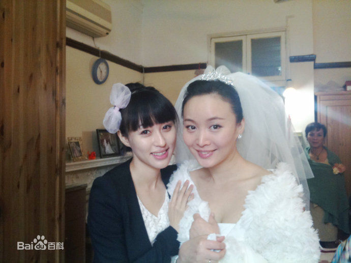 李佳桐(September)生活照前后照片