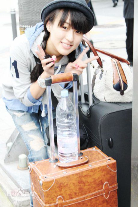 李佳桐(September)生活照前后照片