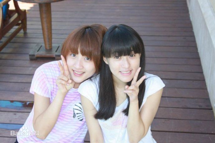 李佳桐(September)生活照前后照片