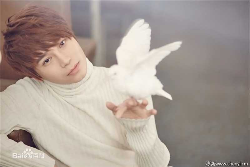 陈奕天(Eachen)：与圈中好友性感图片图集