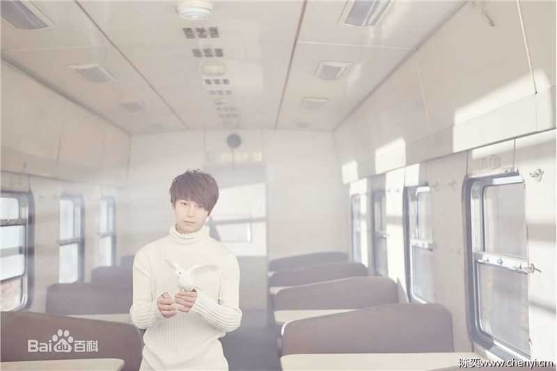 陈奕天(Eachen)：与圈中好友性感图片图集