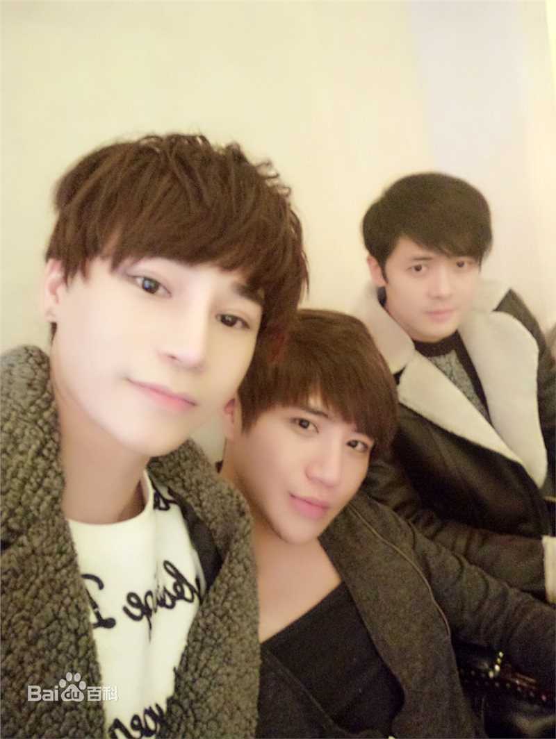 陈奕天(Eachen)：个人相册素颜照壁纸