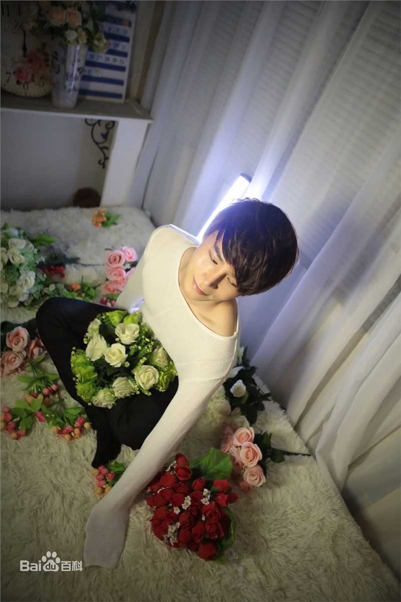 陈奕天(Eachen)：个人相册素颜照壁纸