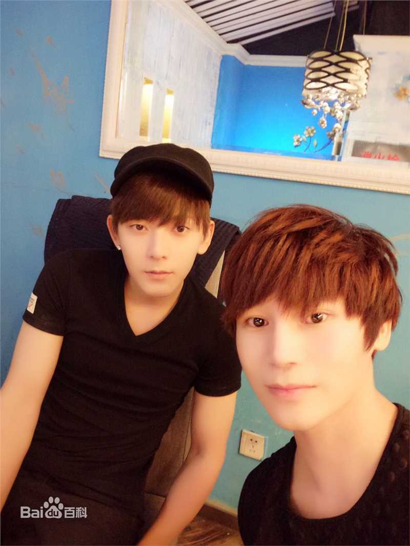 陈奕天(Eachen)：个人相册素颜照壁纸