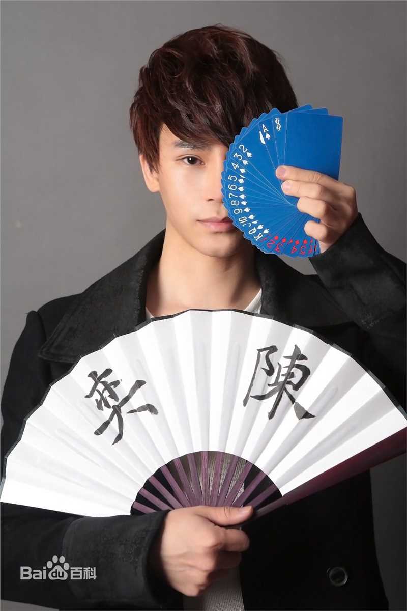 陈奕天(Eachen)：个人相册素颜照壁纸