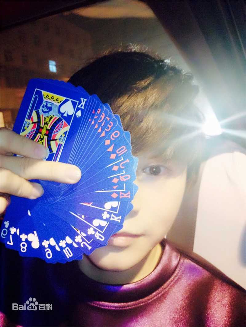 陈奕天(Eachen)：个人相册素颜照壁纸