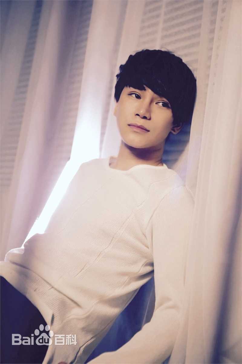 陈奕天(Eachen)：个人相册素颜照壁纸