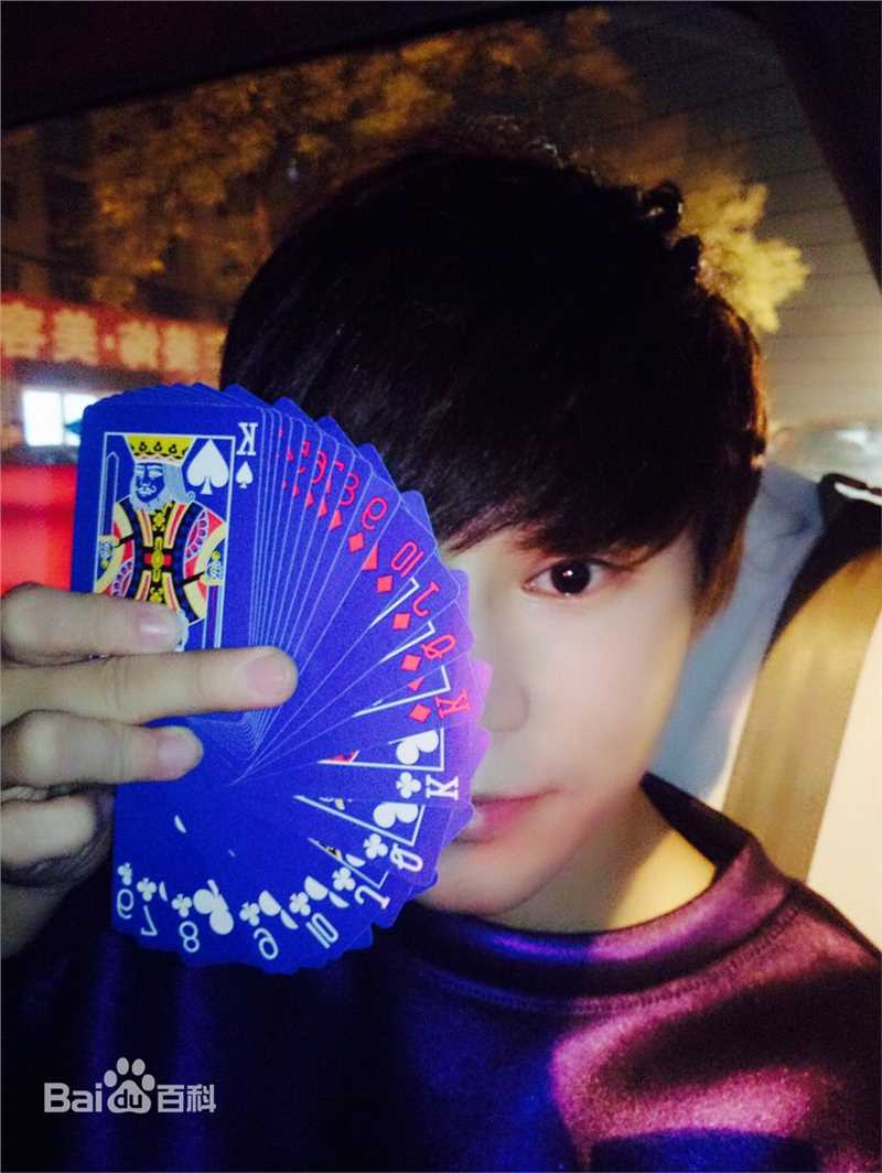 陈奕天(Eachen)：个人相册素颜照壁纸