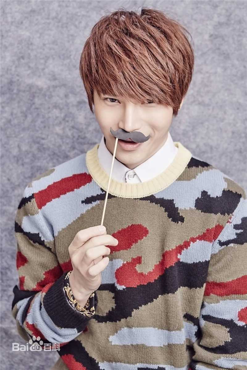 陈奕天(Eachen)迷彩性感图片图集