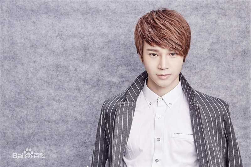 陈奕天(Eachen)迷彩性感图片图集