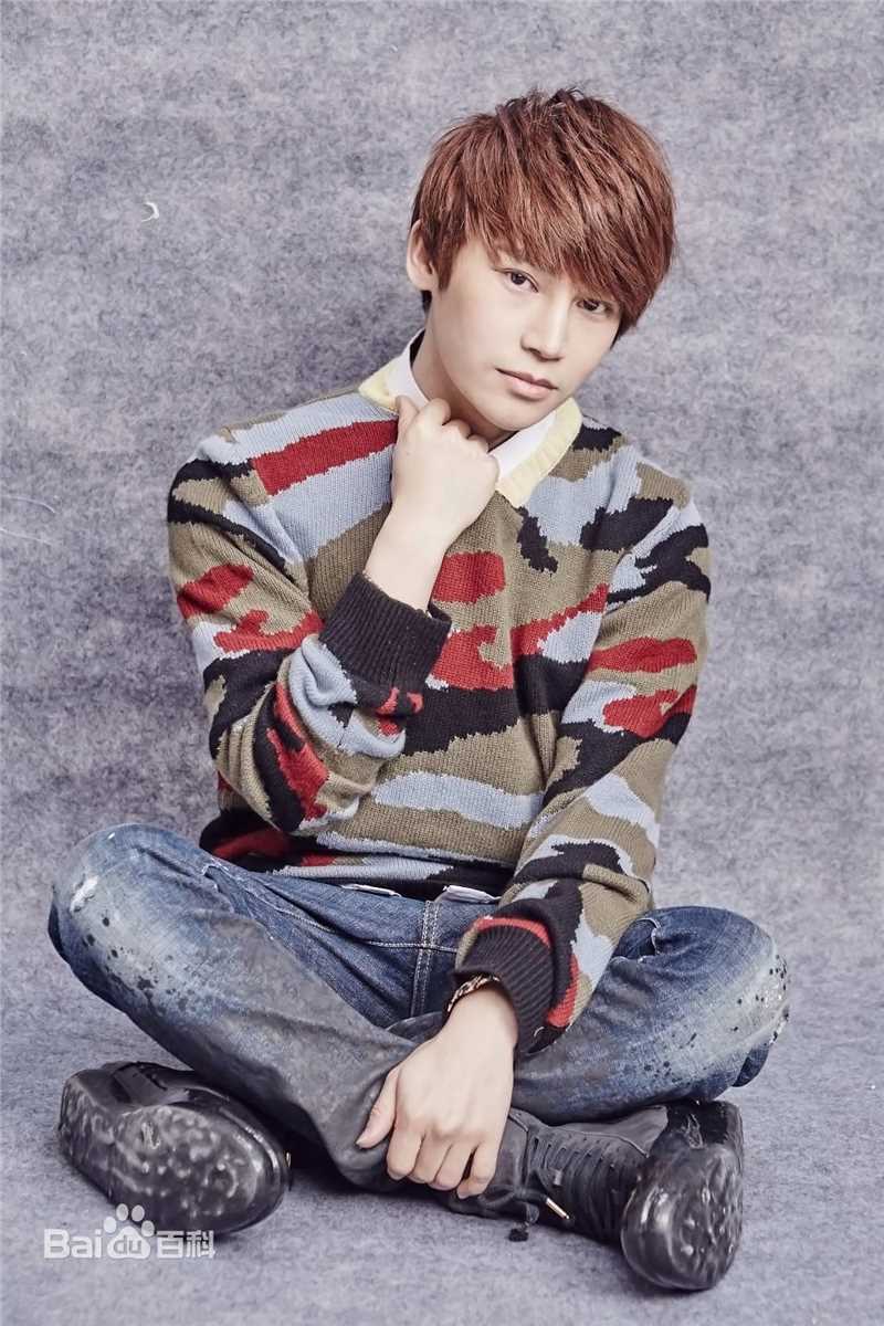 陈奕天(Eachen)迷彩性感图片图集