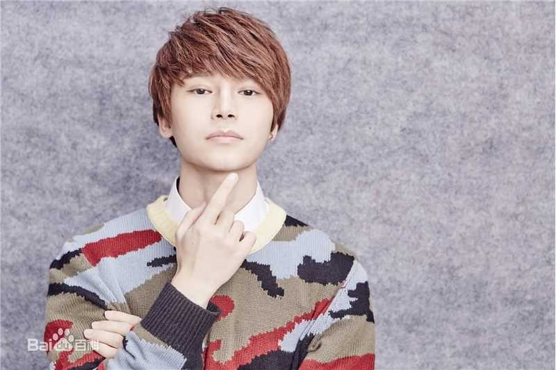 陈奕天(Eachen)迷彩性感图片图集