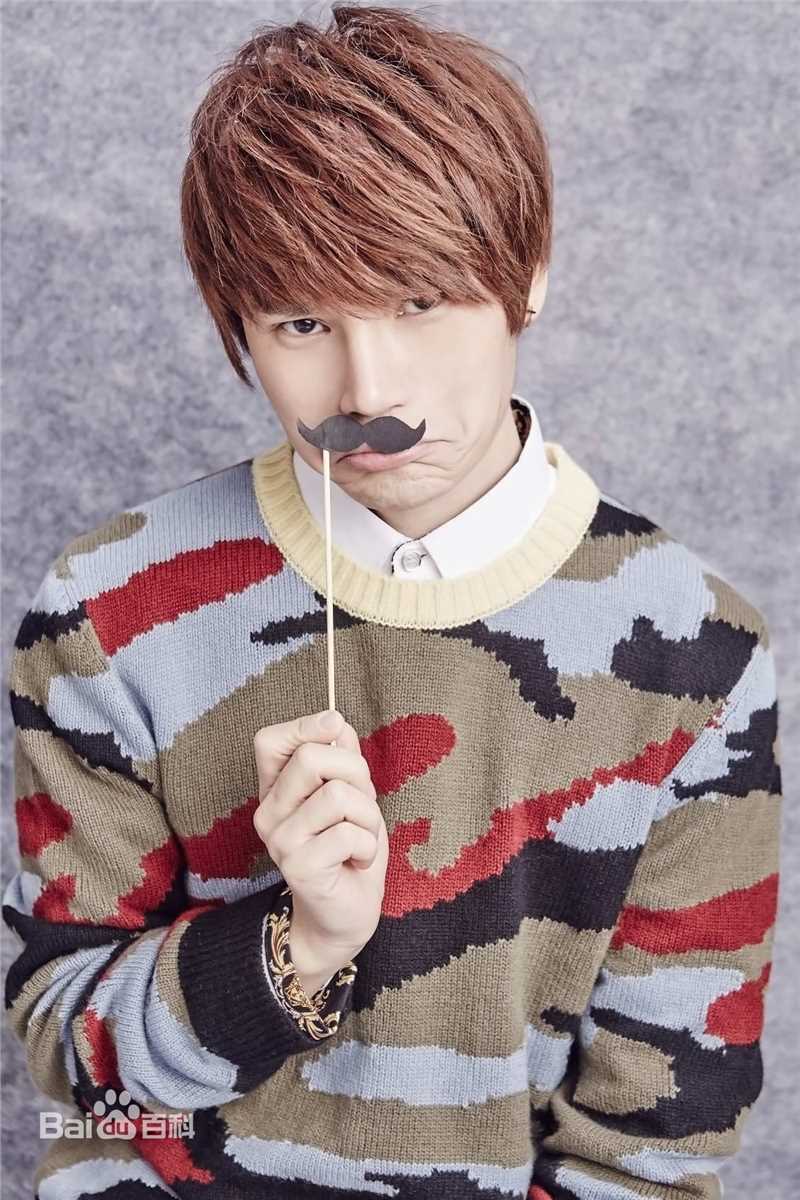 陈奕天(Eachen)迷彩性感图片图集