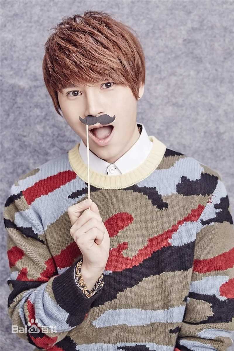 陈奕天(Eachen)迷彩性感图片图集