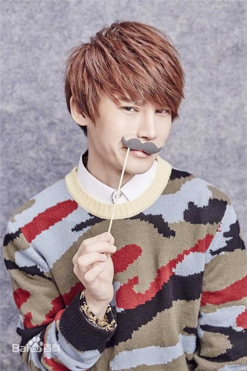 陈奕天(Eachen)迷彩性感图片图集