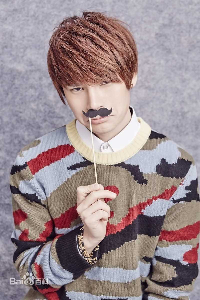 陈奕天(Eachen)迷彩性感图片图集