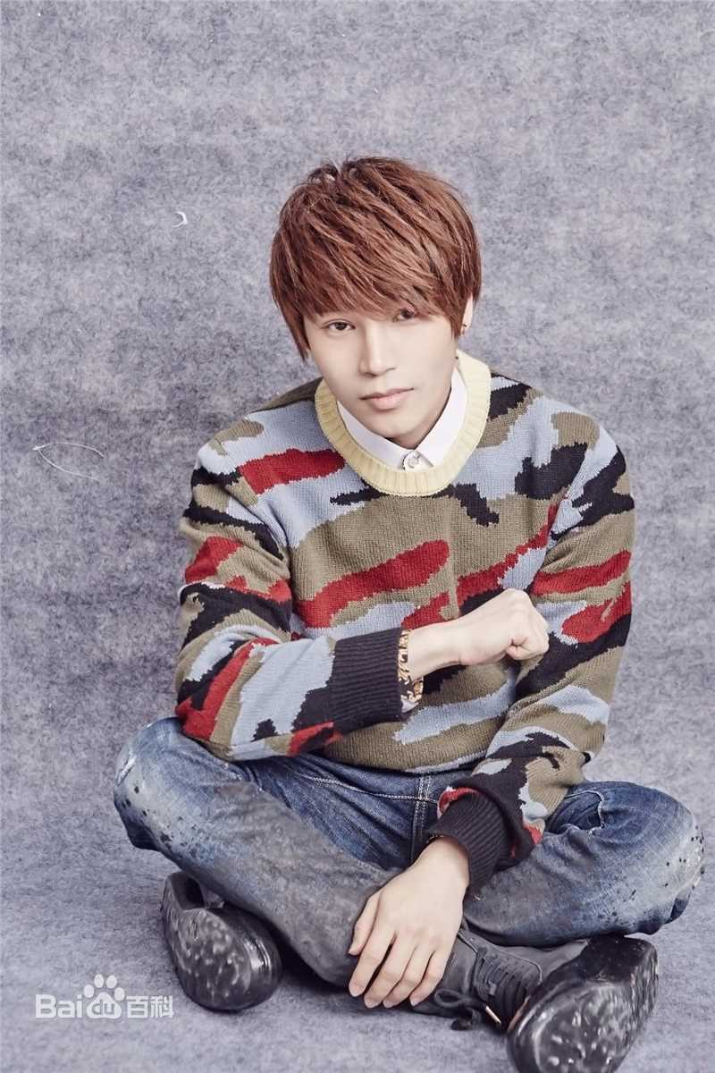 陈奕天(Eachen)迷彩性感图片图集