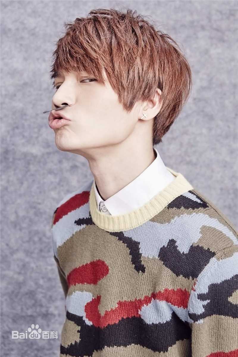 陈奕天(Eachen)迷彩性感图片图集