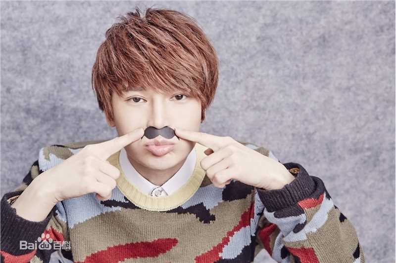 陈奕天(Eachen)迷彩性感图片图集