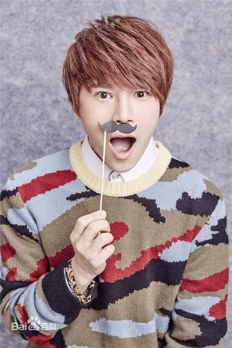 陈奕天(Eachen)迷彩性感图片图集