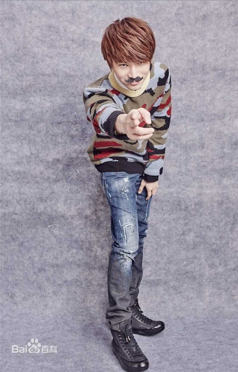 陈奕天(Eachen)迷彩性感图片图集