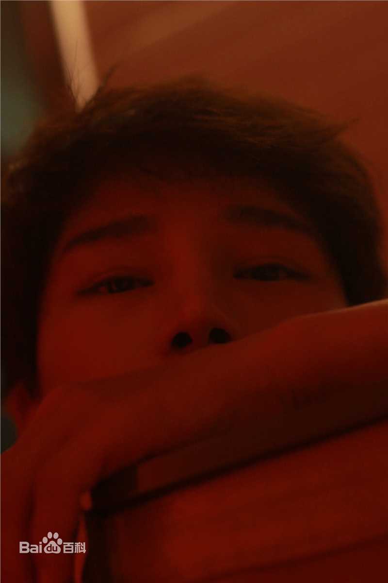 陈奕天(Eachen)月日挂红