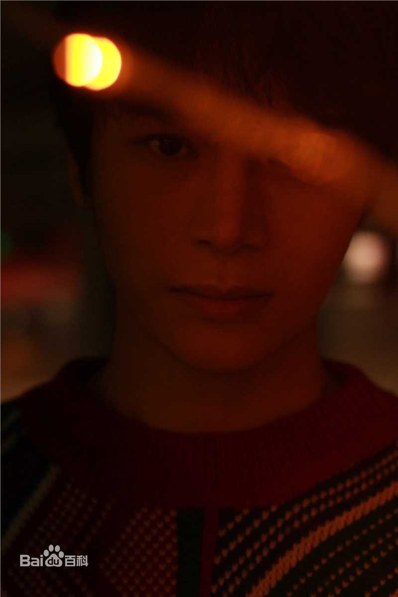 陈奕天(Eachen)月日挂红