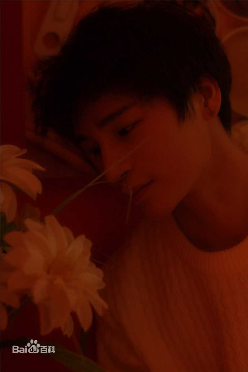 陈奕天(Eachen)月日挂红