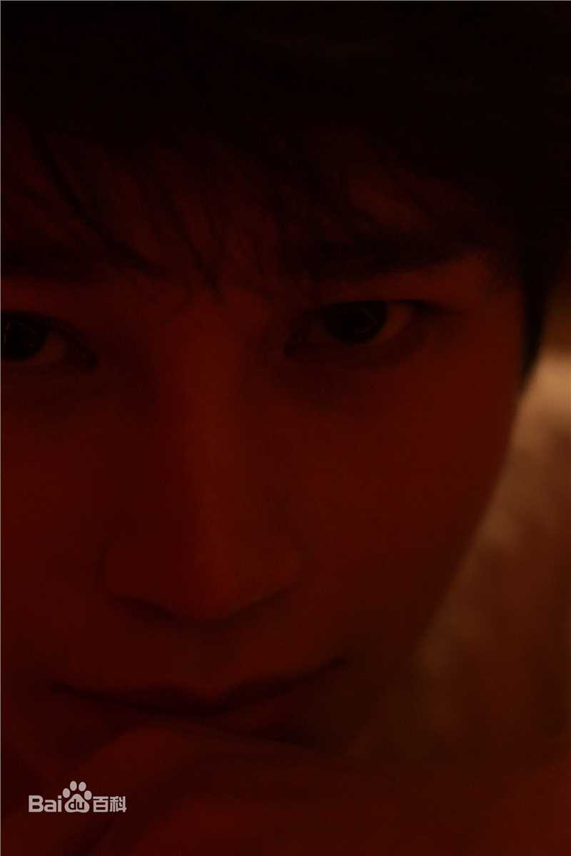 陈奕天(Eachen)月日挂红