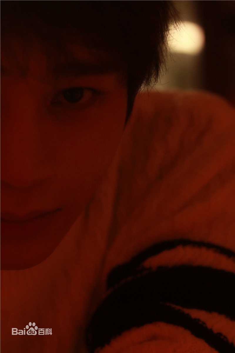 陈奕天(Eachen)月日挂红