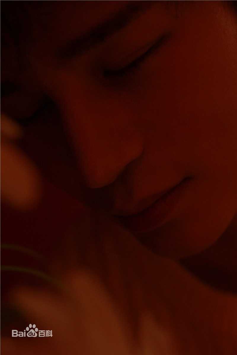 陈奕天(Eachen)月日挂红