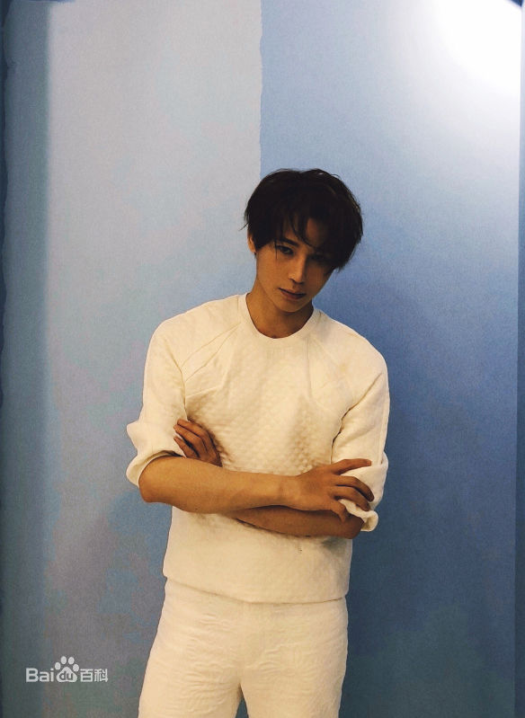 陈奕天(Eachen)形象照前后照片