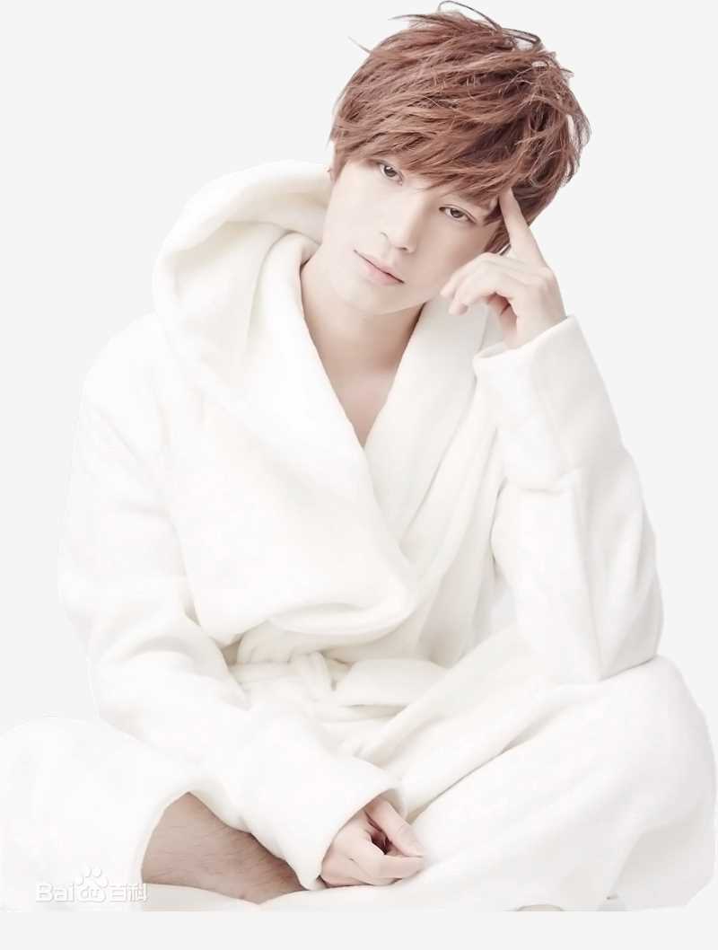 陈奕天(Eachen)形象照前后照片