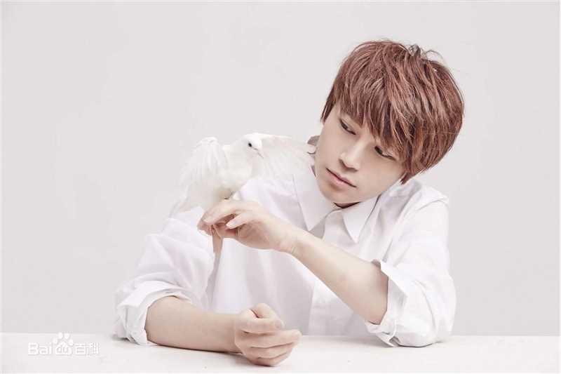 陈奕天(Eachen)最新壁纸